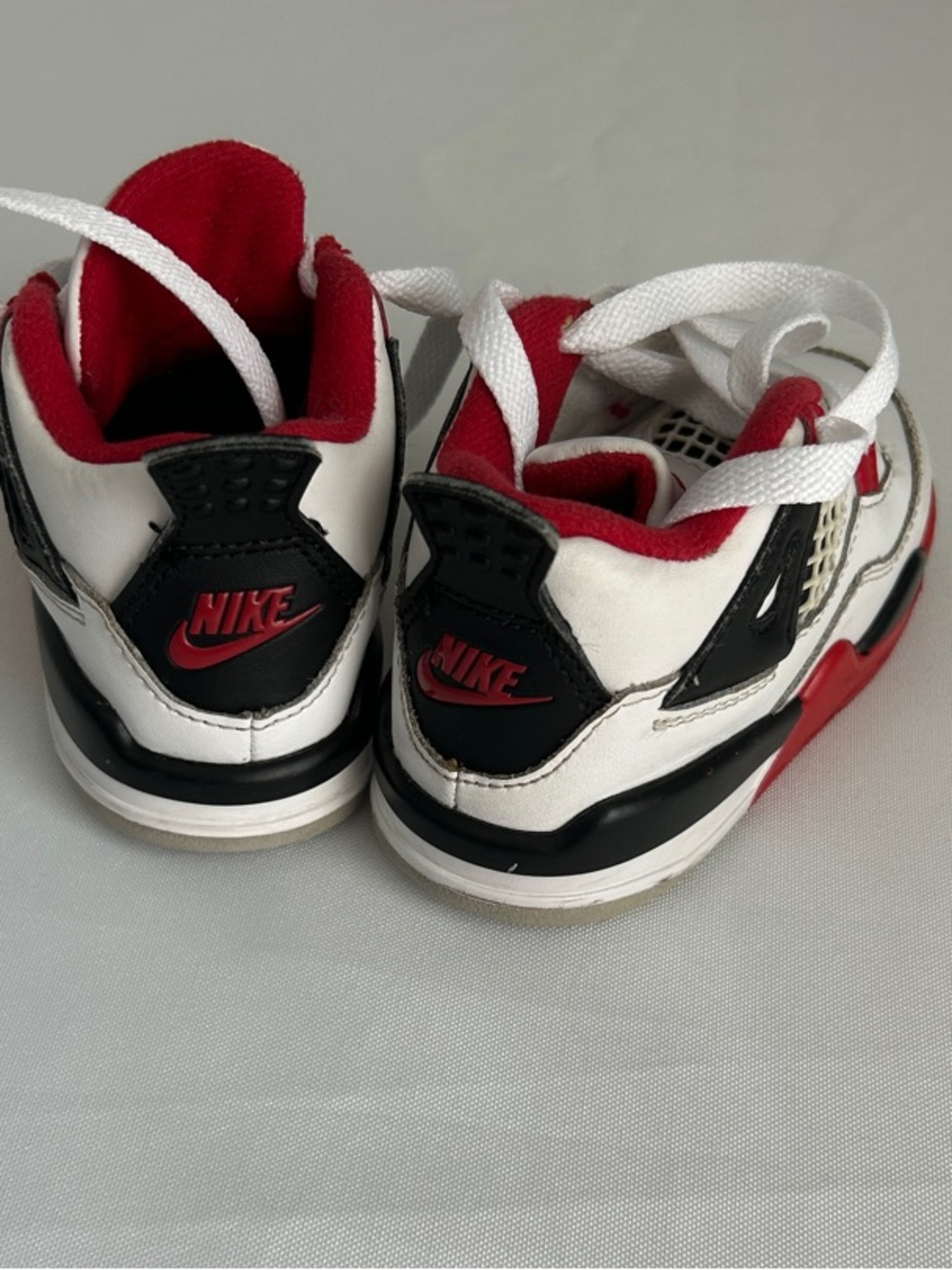 Nike Air Jordan 4 Retro Fire Red Kids Sneakers White Red Black Size 6C